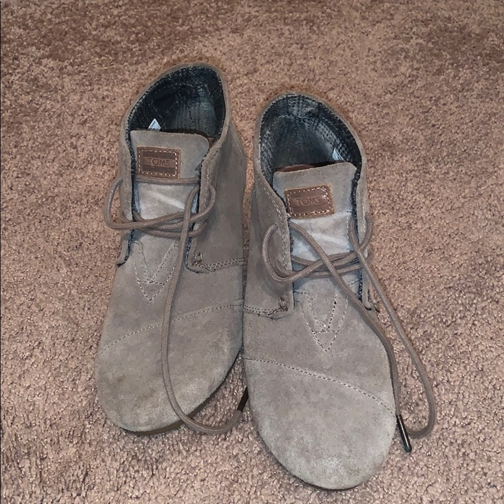 Toms Wedge